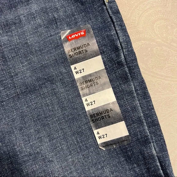 Levi’s Bermuda Shorts size 4/27 NWT - Picture 4 of 7